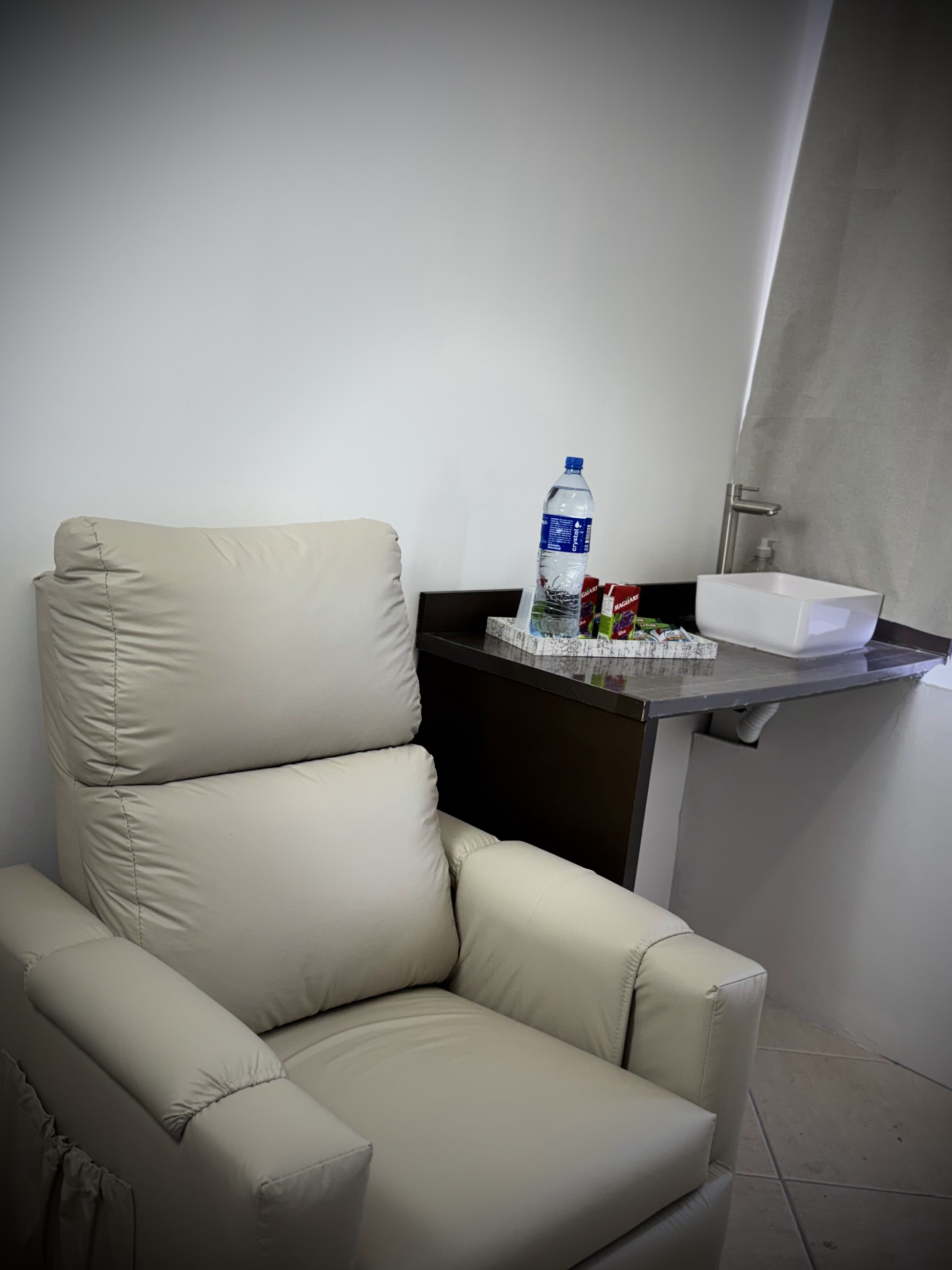 Poltrona confortável com amenidades